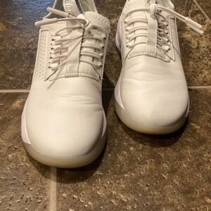 Clove White Sneakers Sz 7